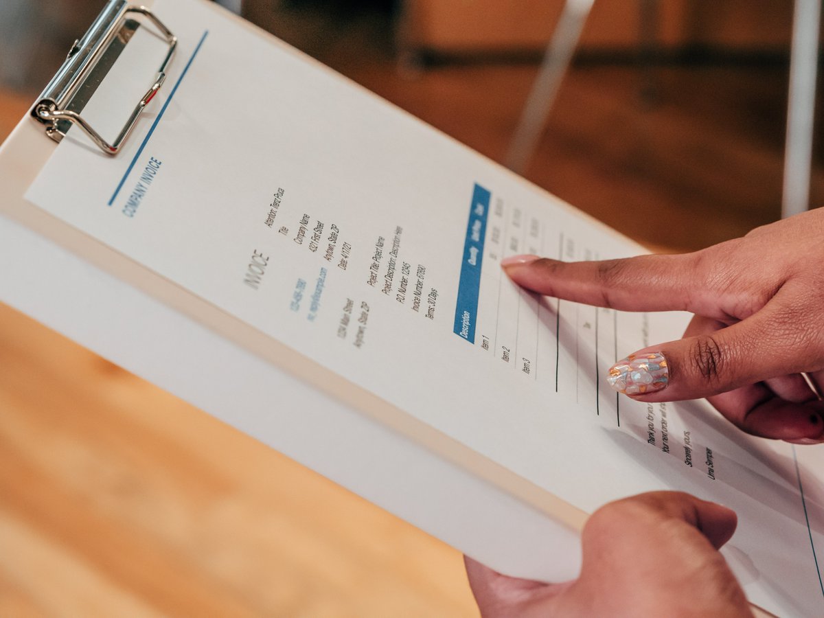 CredOnderneming's tweet photo. Een goede offerte en factuur opmaken doe je zo! 📃

Maar wat zijn precies de vereisten van zo’n offerte of factuur? Dat leggen wij u graag uit met een duidelijk overzicht.

Lees het in onze nieuwste blog ⤵️

https://t.co/athFITIYdu

#administratie #offerte #factuur #ondernemen https://t.co/MmJgD5SLJV