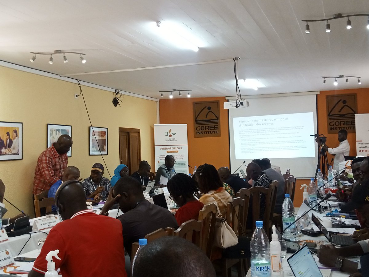 guissey's tweet photo. #Thepowerofdialogue Interventions des participants qui portent principalement sur le partage des ressources naturelles et le cadre législatif et réglementaire de la gestion des ressources naturelles #Kebetu @GoreeInstitute https://t.co/HrpbXqaPhH
