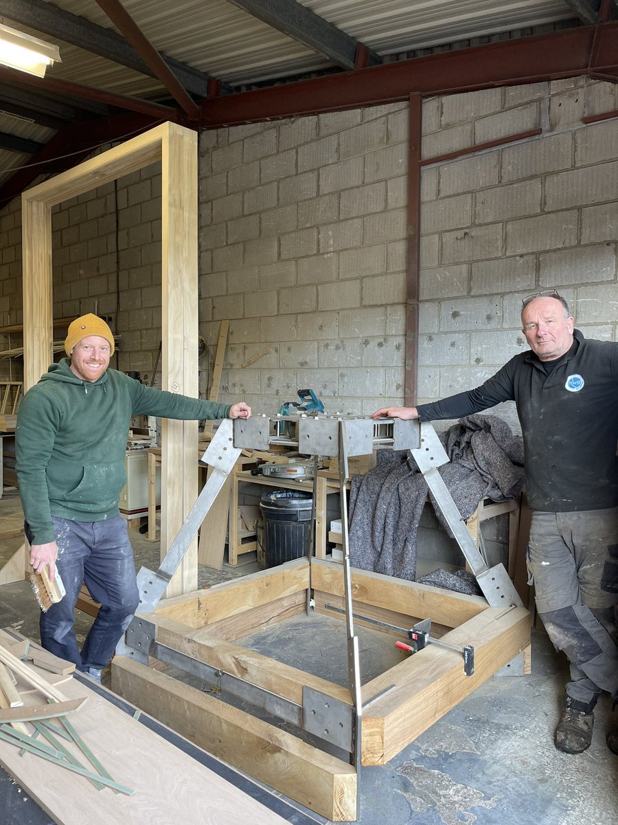 BellTideBrixham's tweet photo. Our #Brixham #TimeandTideBell is slowly and carefully being assembled ..with green oak cladding the steel structure ..Thanks to #KingsJoinery and #RWSengineering and the #Breakwater beach #Installation will hopefully be early next year ..tides allowing @timeandtidebell https://t.co/r5FbKX7x74