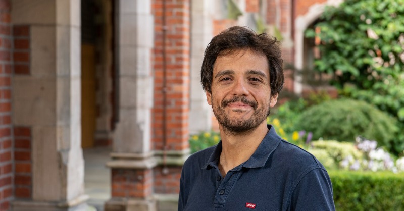 QUBelfast's tweet photo. “The interplay between #gravity and #QuantumMechanics is one of the most fascinating problems in modern physics."
Researchers from @QUBMathsPhys have joined the international #QuCoM project to investigate the fundamental nature of gravity.
#LoveQUBResearch | @QubEps | #Physics