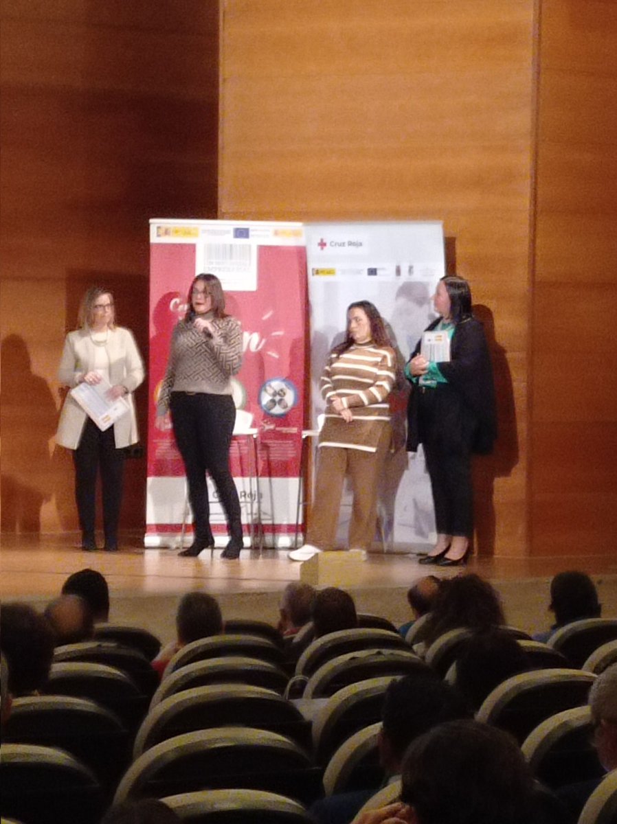 antoniohdezb's tweet photo. Las personas en el centro de nuestra intervención

#reconocimientoempresarial
#planempleocruzroja https://t.co/qsqLGN2rsY