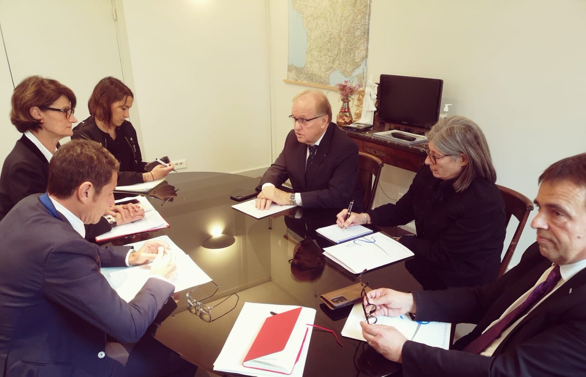 Président de L’AMF (@presidentamf) on Twitter photo Entretien avec le Dr <a href="/FranoisArnault2/">François Arnault</a>, Président du Conseil National de l'<a href="/ordre_medecins/">Ordre des Médecins</a> sur les problématiques de maintien et d'organisation de l'offre de soins de proximité qui préoccupent tous les maires de France. L'AMF en action. Entretien avec le Dr <a href="/FranoisArnault2/">François Arnault</a>, Président du Conseil National de l'<a href="/ordre_medecins/">Ordre des Médecins</a> sur les problématiques de maintien et d'organisation de l'offre de soins de proximité qui préoccupent tous les maires de France. L'AMF en action.