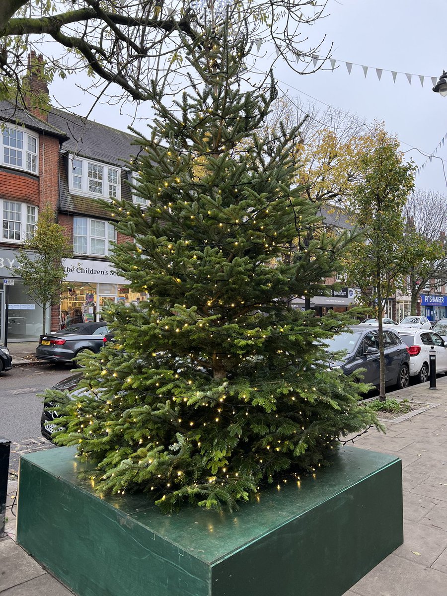 John Martin Estates (@jme_ealing) on Twitter photo The Christmas tree on #pitshangerlane courtesy of <a href="/EalingCouncil/">Ealing Council</a> #HighStreetsTaskForce, has arrived.
Operation “Bring a bauble” can now begin so please come along Weds (30th) & Thurs (1st) this week 3.30 - 4.30pm to make your contribution.
#loveealinglovelocal The Christmas tree on #pitshangerlane courtesy of <a href="/EalingCouncil/">Ealing Council</a> #HighStreetsTaskForce, has arrived.
Operation “Bring a bauble” can now begin so please come along Weds (30th) & Thurs (1st) this week 3.30 - 4.30pm to make your contribution.
#loveealinglovelocal