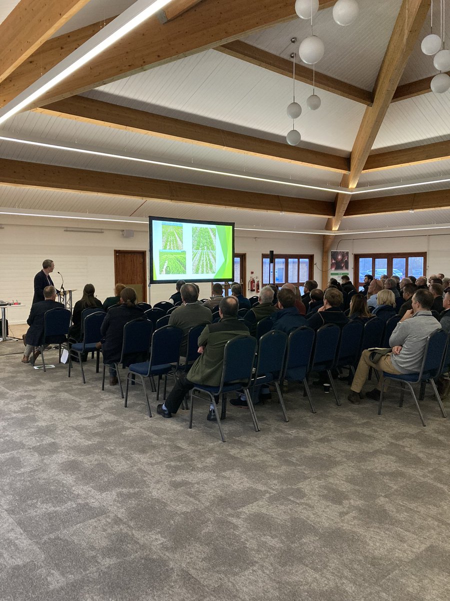 Ian Holmes is opening the Carrots Technical session at the Onion &amp; Carrot Conference @OCConf2022