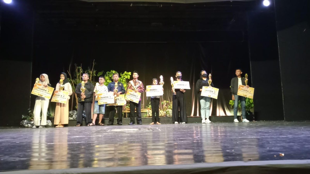 esdukar's tweet photo. SMP Negeri 2 Karangnongko meraih juara 2 Penyaji Terbaik dalam Festival Kethoprak Pelajar 2022 Kabupaten Klaten
https://t.co/3x4WtJnL1Z https://t.co/KSZzFeSp0h