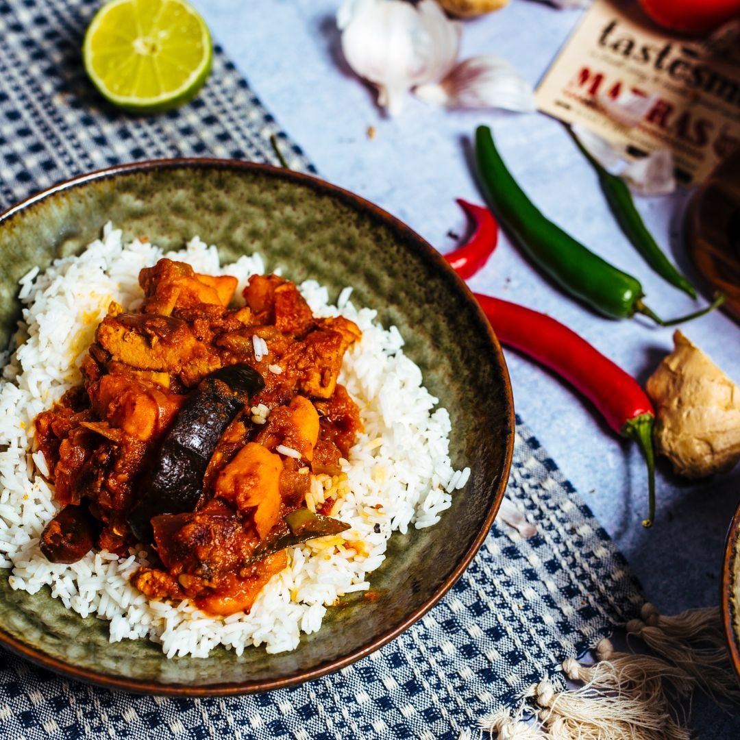 The #Madras curry gets its name from the Southern Indian #spice blend which originates from the City of Madras (modern Chennai). 

The hot temperatures of #SouthernIndia are ideal for #chilli growing which is why this dish is usually spicy.

Do you prefer some mild or spicy?