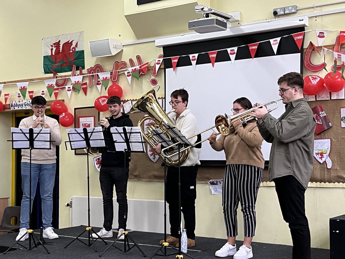 Runaway_Brass's tweet photo. We had a great time at @YGNantCaerau this morning. Looking forward to more sessions this week! 🎶🎺 #RWCMDOnTheMove @superbrassuk https://t.co/eZ1HYqPvbR