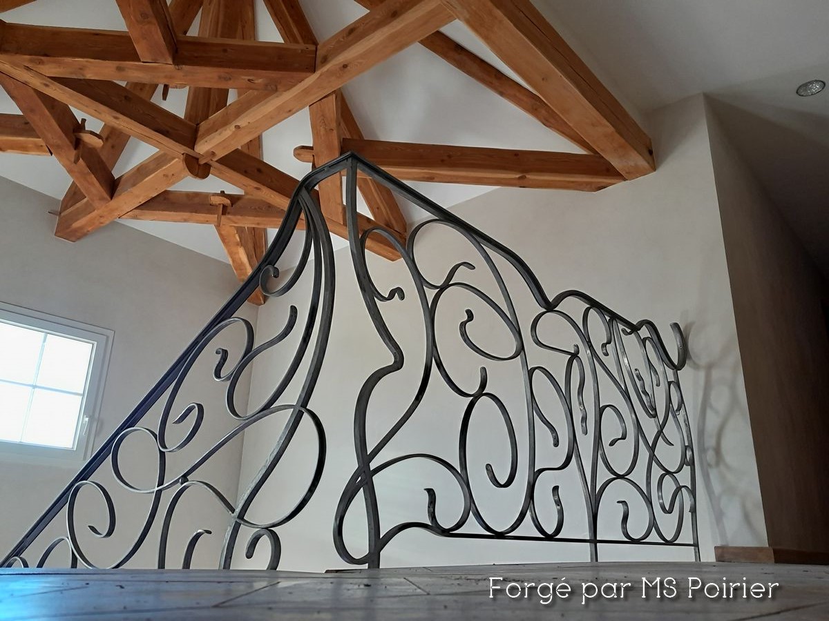 MSPoirier_Fer's tweet photo. #gardecorps #mspoirier #ferronnerie #escalier https://t.co/aaZT0k5Nmf