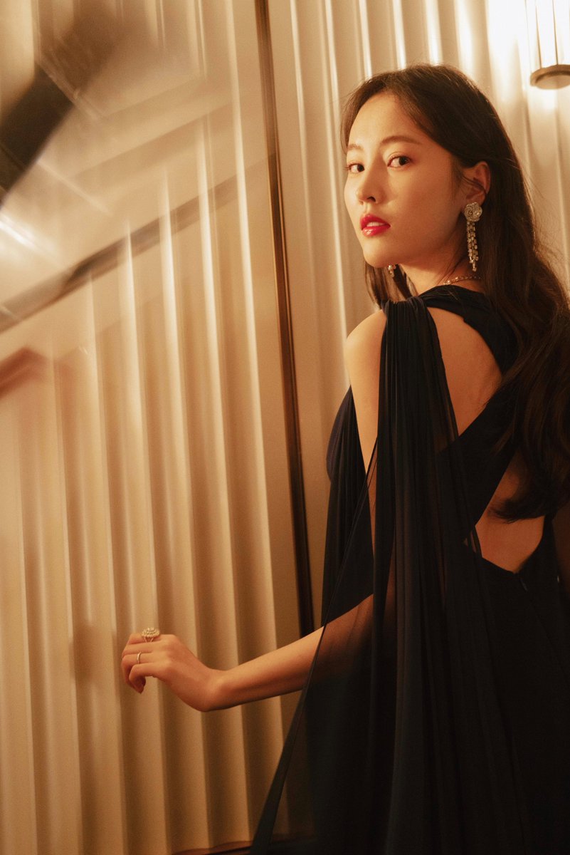 lilmontego's tweet image. Life is full of such miracles. What seems harder than climbing to the top can sometimes be done with ease, and the difference lies in extraordinary faith.🥰🥰