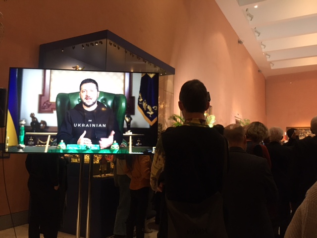 PStahlberg's tweet photo. Yesterday at opening of Ukranian art exhibition "Vanguardia en Ucrania 1900-1930" @MuseoThyssen w/ video greeting by President Zelensky. Very touching, culture overcomes #TBA21 #MNTB https://t.co/PfSSp69Kpm