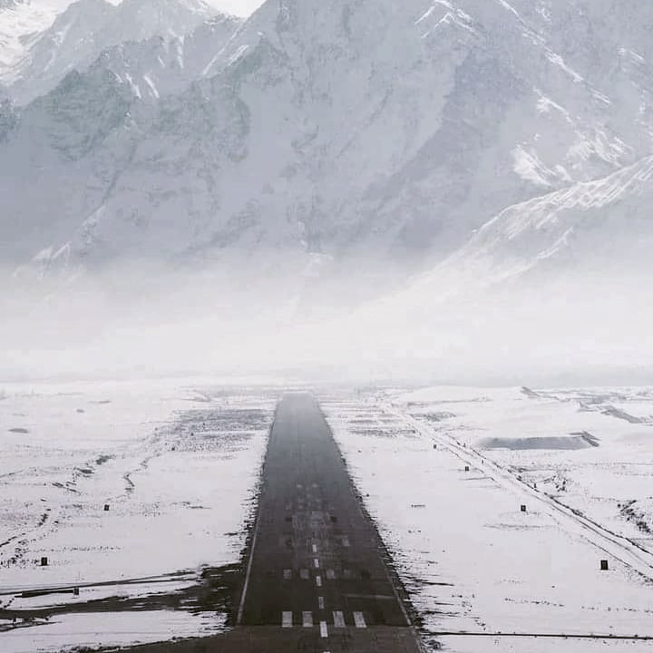 RGongloo's tweet photo. Tag someone who want to travel with you.
Double tap, share with your friends.
#hunzavalley
.
.
.
Explore Pakistan with @retgongloo 
For hotel booking visit.
Visit:https://t.co/Be6Ebrjm4n
#skardu #Airport
#snowfall #gilgit #discoverpakistan #explorepakistan #tourisminpakistan https://t.co/gJrpMB5g23