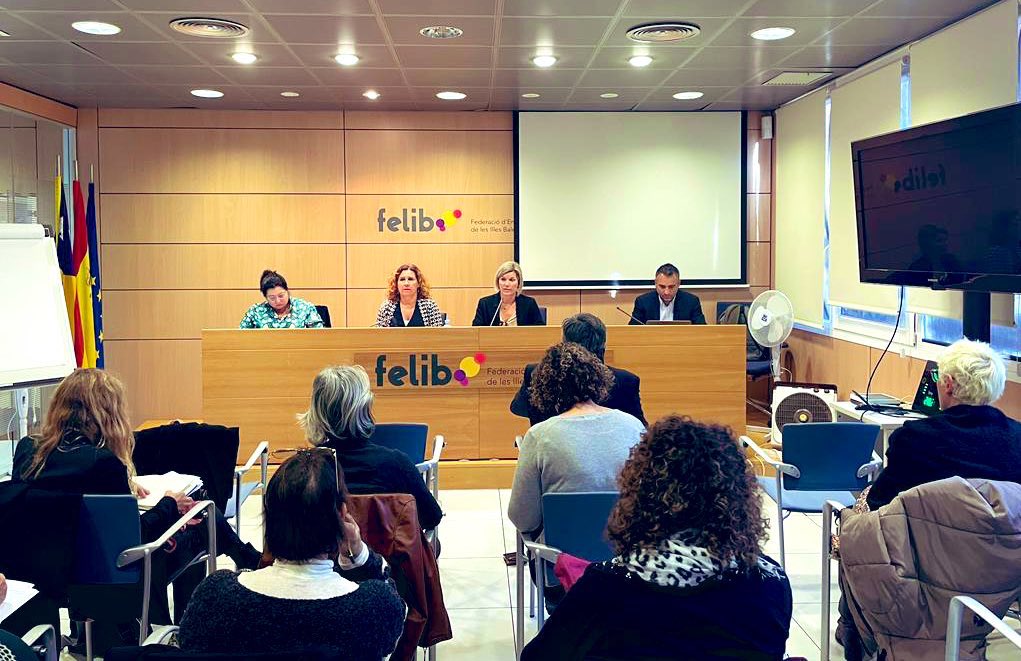imasmallorca's tweet photo. 👥 Convocam una nova sessió de la Comissió Insular d’Explotació Sexual Comercial Infantil i Adolescent #ESCIA
⛔️ Tots els ens implicats en l’atenció a infants i joves de #Mallorca ens coordinam per protegir-los i treballam en la prevenció i persecució d'aquests tipus de delictes https://t.co/XdzlXSSiwq