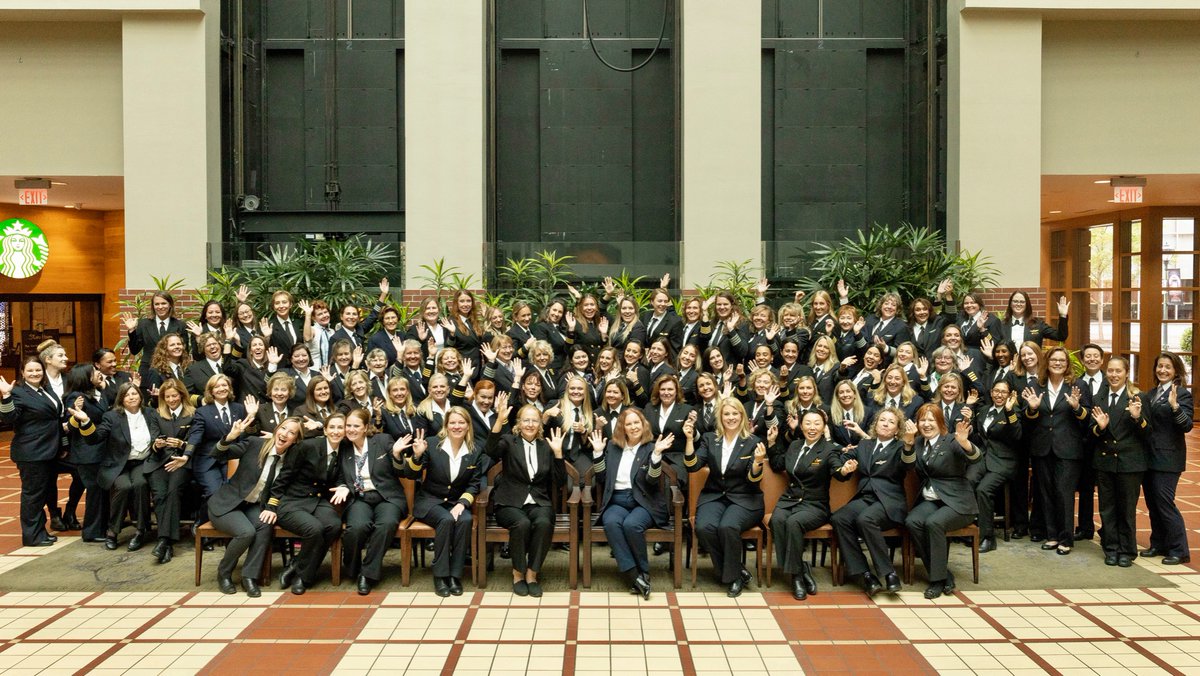 ISA21_Pilots's tweet photo. Worldwide, only 5% of airline pilots are women, and ISA+21 aims to change that! Please join in our mission this #givingtuesday and make your tax deductible donation to our scholarship fund today!
https://t.co/ycUBxWwK2Y https://t.co/dATPTfZHvH