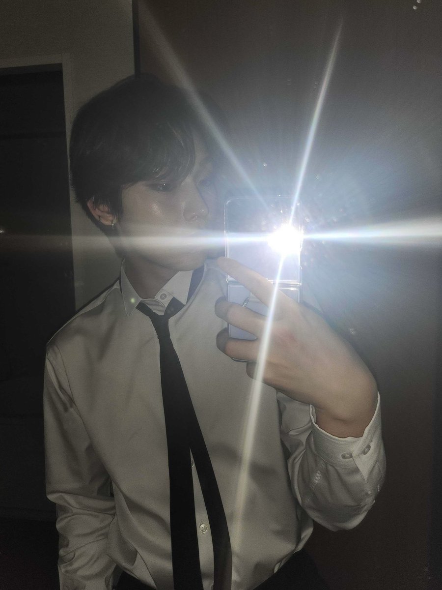 enhypenweverse's tweet photo. [ #선우’s Post ] 221130

#SUNOO: Last present 🤍

(1/2)

@ENHYPEN_members @ENHYPEN #ENHYPEN #엔하이픈 https://t.co/SCNdOkc4HI