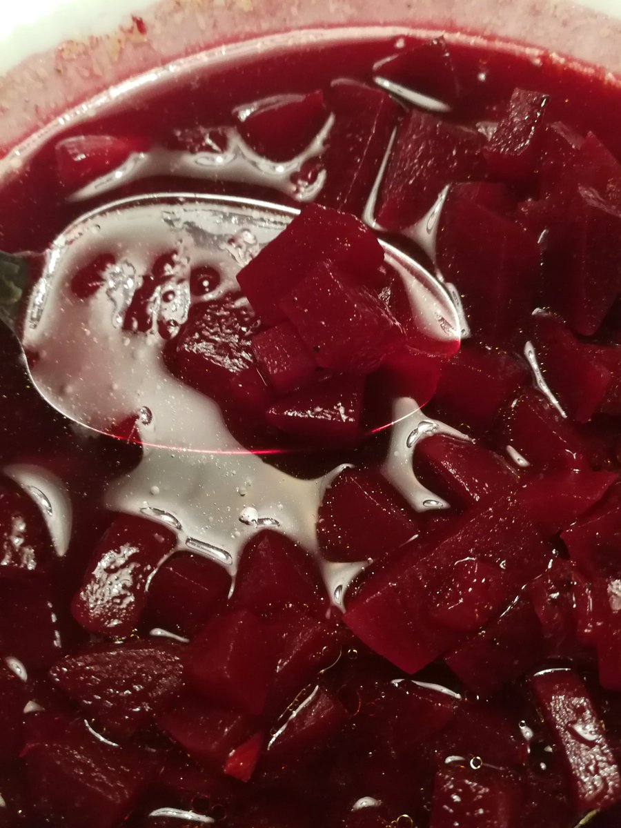 kerstin_petter's tweet photo. Jag behövde något färgglatt till kvällsmat idag 😋❣️😁
#beetroot #rödbeta #soppa https://t.co/IFjhZy8W4k