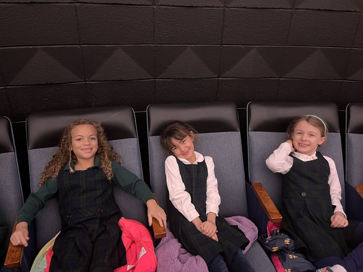 A trip to the UWM planetarium is a great way to finish up our Spinning Sky science unit! @usmsocial @usmlowerschool