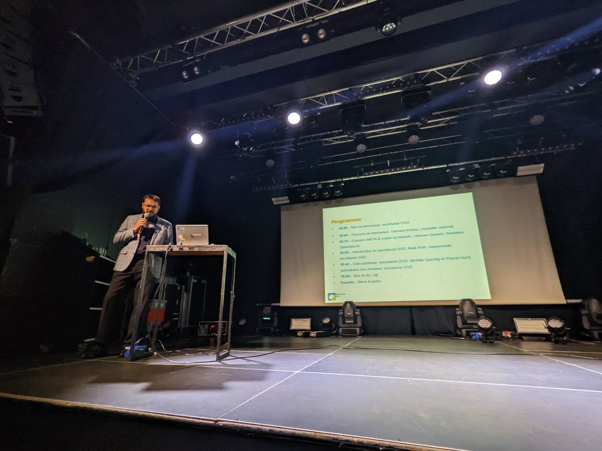 opendatabeerCH's tweet photo. @anderageru, et @MRothOGD accueillent les participants au 20e @opendatabeerCH!

#opendata #opendatabeerCH @liip @opendataswiss https://t.co/hHmEMLHxem