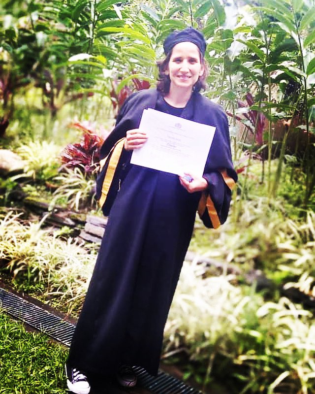 Profesora Titular de la Universidad Simón Bolívar, comprometida con la academia venezolana. Vendrán tiempos mejores!!!