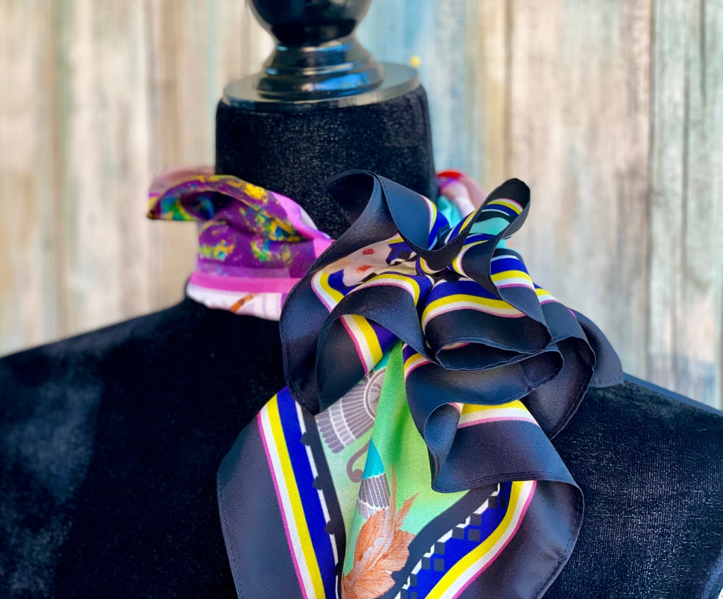 Scarf of the Day; Heritage Gallery

24'x24'
100% Silk
#luxuryaccessories #luxurysilk #nazkobariartistry #nazkobarifashion #nazkobarionme #retrovibes #royalheadwear #arttowear #tuch #carredesoie #styledujour #parisianstyle #patternplay #parisianchic #foulard