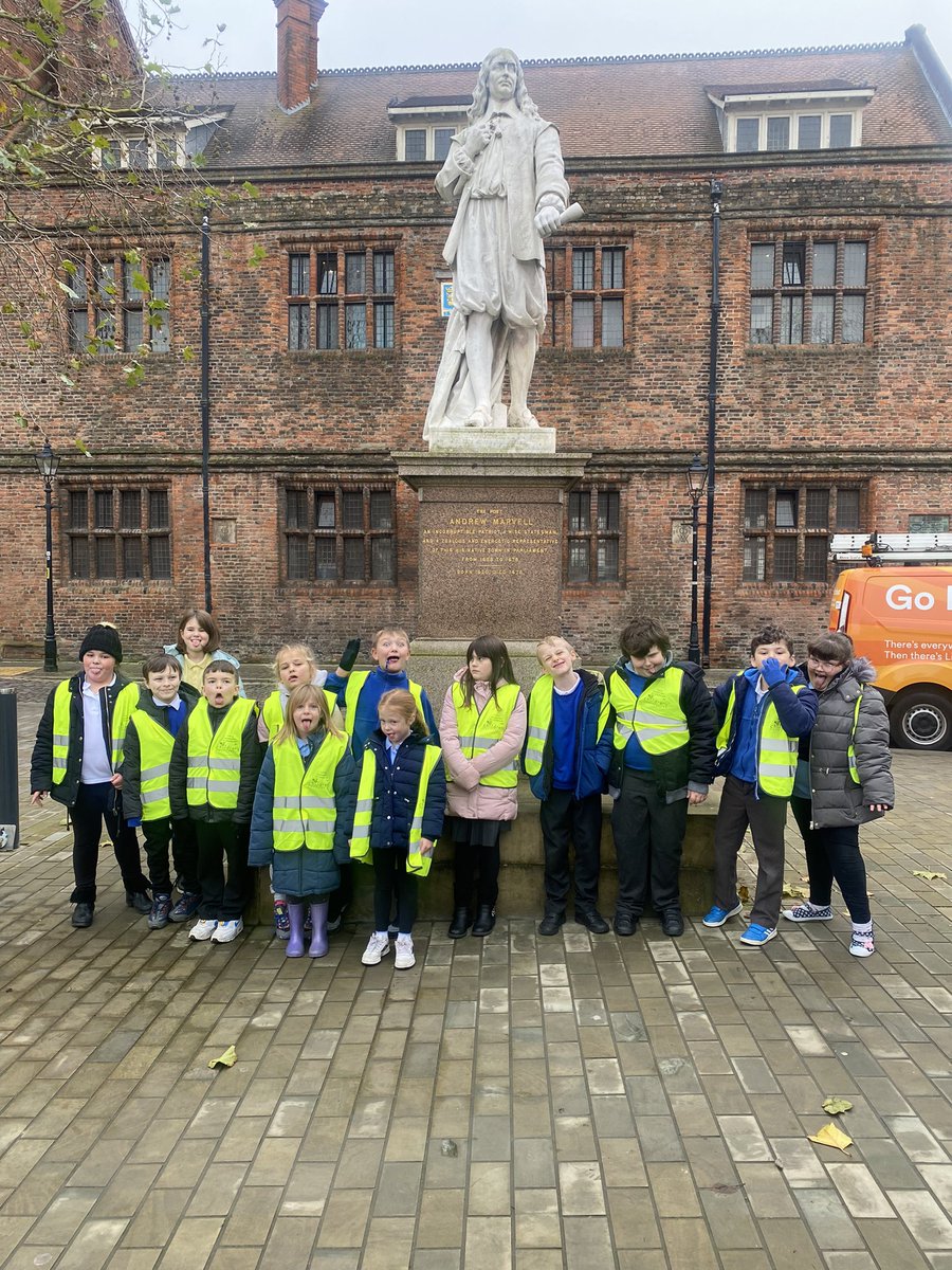 childrensuni's tweet photo. We are busy touring the city centre, looking for evidence of past ambassadors of Hull. @DorchesterHull The pupils at Dorchester are amazing ambassadors for their school. #AmbassadorsofHull https://t.co/uRYCrcAXJL