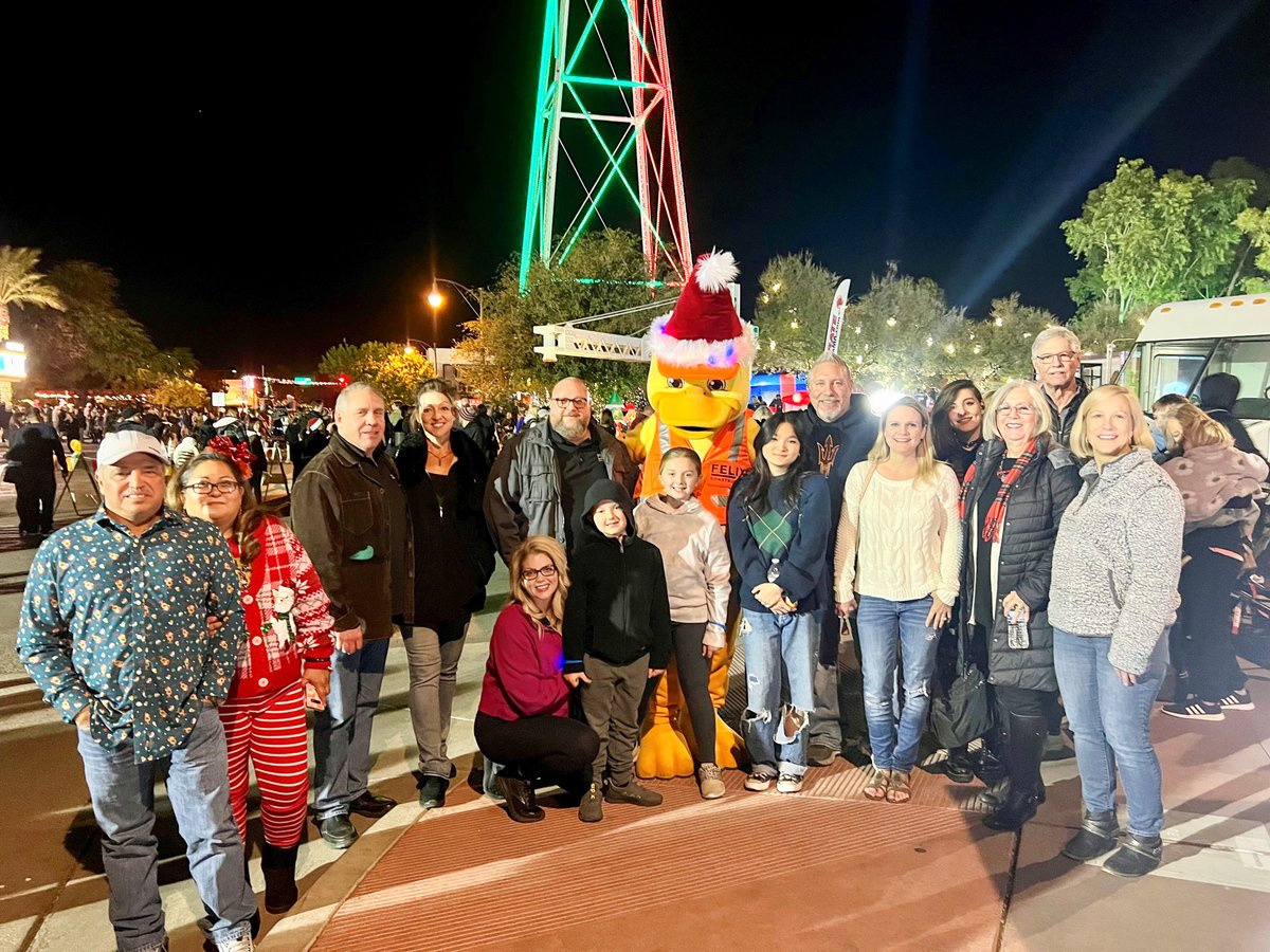 FelixConCo's tweet photo. Our team kicked off the holiday season at the Gilbert Town Hall Water Tower Lighting and Holiday Concert. We had a blast!

#Felix #FelixDuctile https://t.co/CuZWjAvqyU