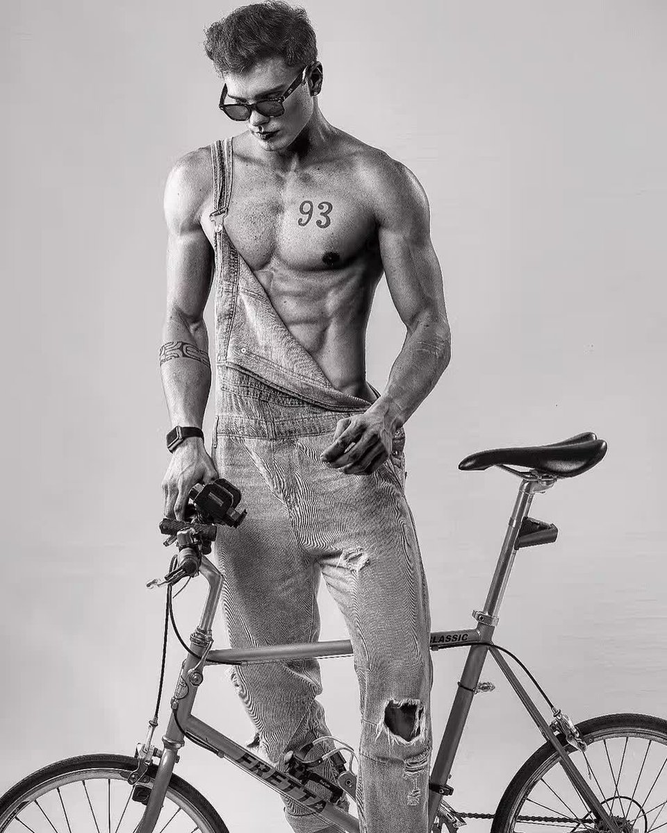 Celso993's tweet photo. From last year shoting… #guy #guymodel #model https://t.co/r2V8hkYGV9