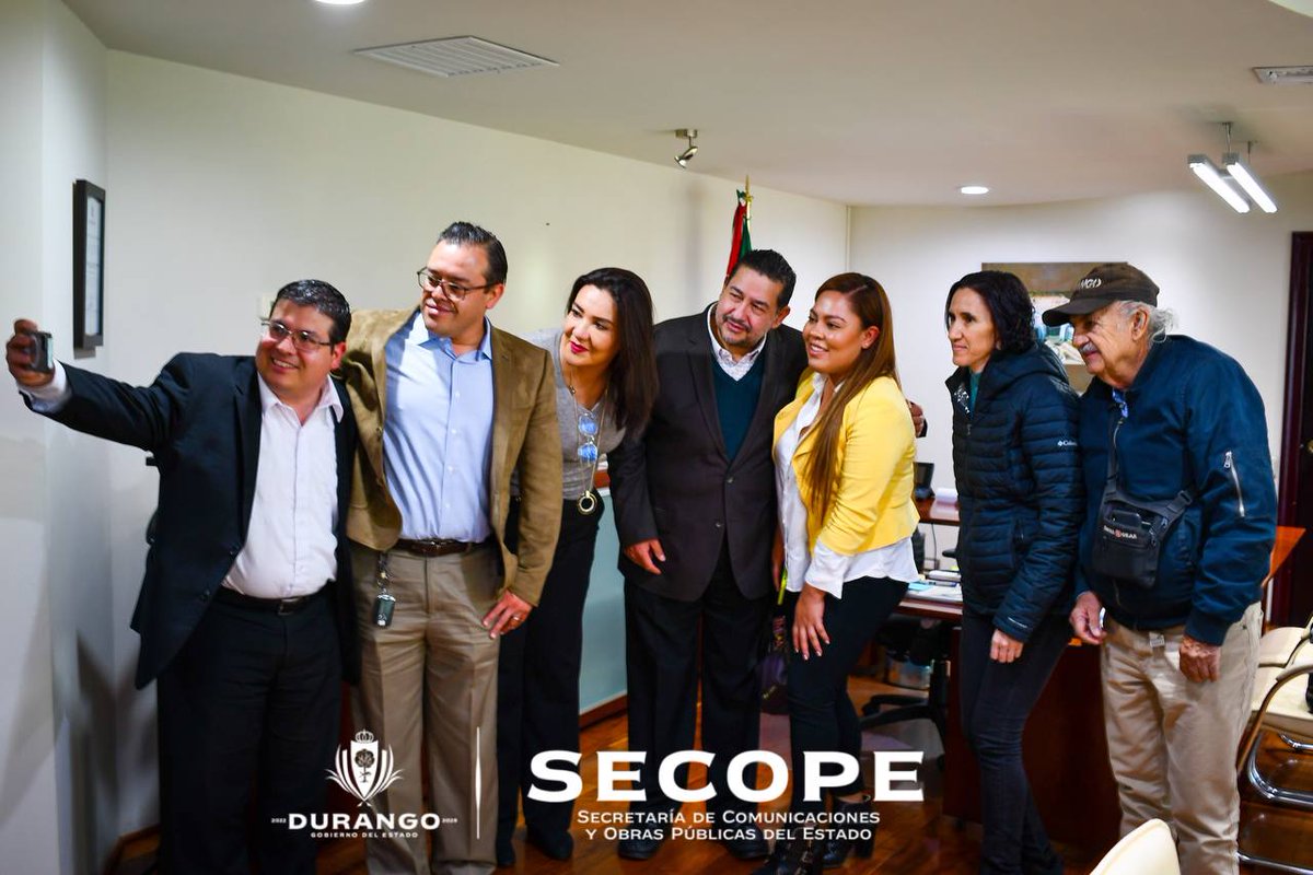 SecopeDurango's tweet photo. Nuestra titular Arq. Ana Rosa Hernández se reunió con integrantes del “Clustur #Durango”, encabezados por su presidente Fernando Durán, para analizar áreas de oportunidad y coadyuvar en el fortalecimiento de la infraestructura turística, como ha indicado el Gobernador @EVillegasV https://t.co/LlUeLVjRRz