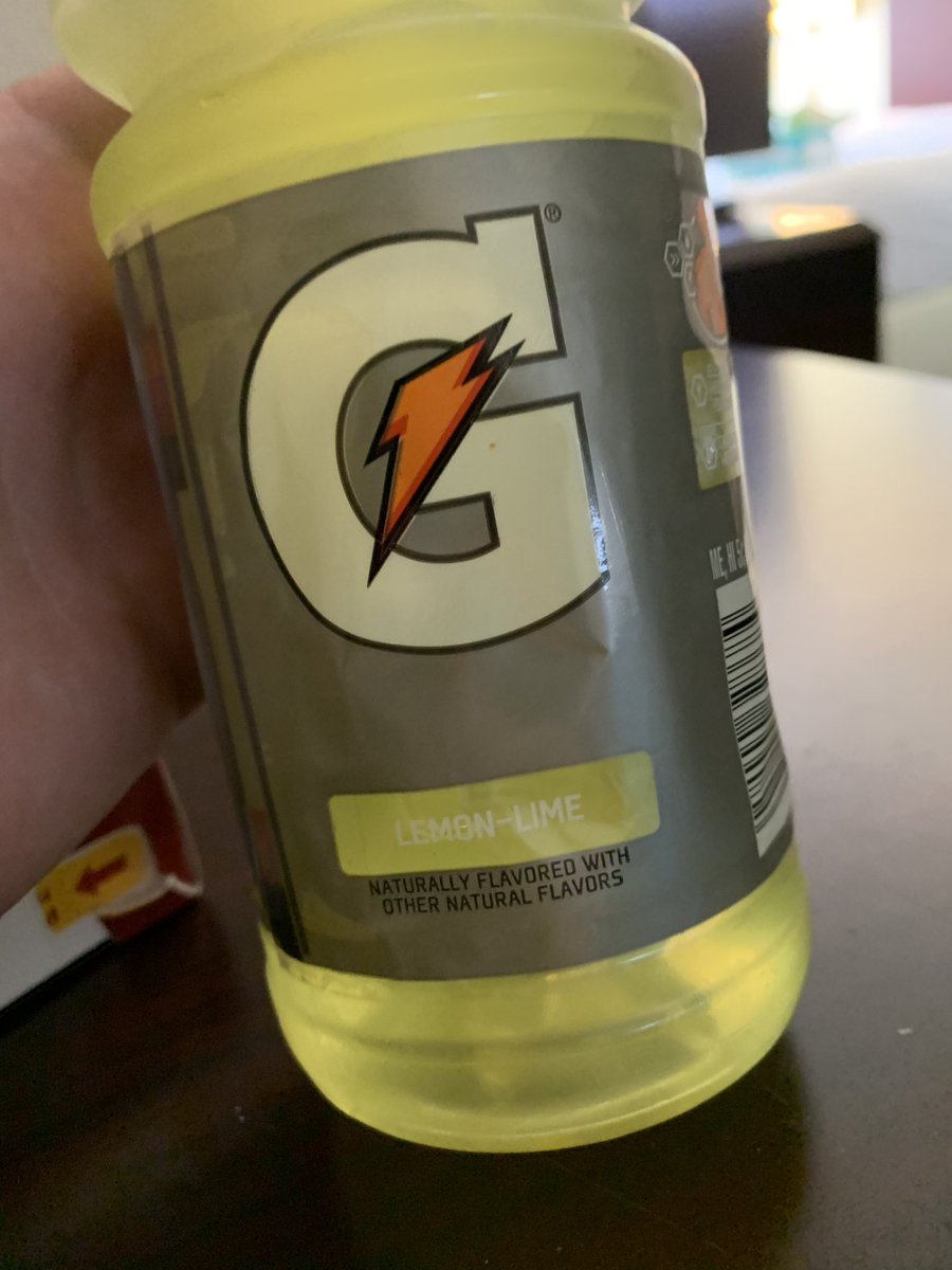 Jabooayres's tweet photo. @Gatorade I’m disgusting whatever this is inside my drink…. https://t.co/POTfcKgMKG