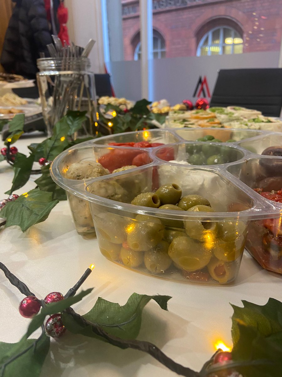MomentumQuacks's tweet photo. Thanks to everyone who dropped into our #Christmas #social this evening. As always, great to catch up with our #clients in a relaxed atmosphere and say hello. https://t.co/7pBF8XW06R