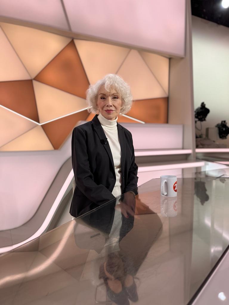 Ce soir à 20h05 sur <a href="/ARTEfr/">ARTE</a> 

👩‍🦳« Bambi » : une vie en transe (@Mppruvot)
❄️L’hiver, atout des Russes ?
🟩Écototalitarisme: quésaco ?
🔪Le droit d’être armé
🧠Garder ses souvenirs

 bit.ly/28youtube