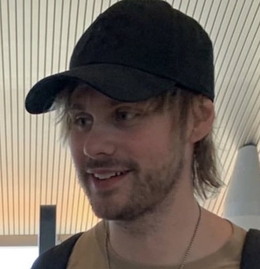 Michael.Smiling.Bot (@michaelsmilebot) on Twitter photo 