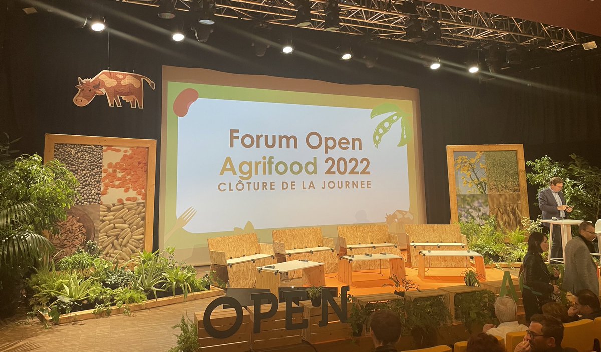 Ça y est #OpenAgrifood c’est terminé !🌻
Merci à tous de nous avoir suivis tout au long de cette journée très intéressante et enrichissante ! 🌱 

Merci à @Groupe_ESA🐮

#tweetlive #OAF2022 #Bachelor #Agroécologie #TransitionEcologique #Systèmes #Alimentation
