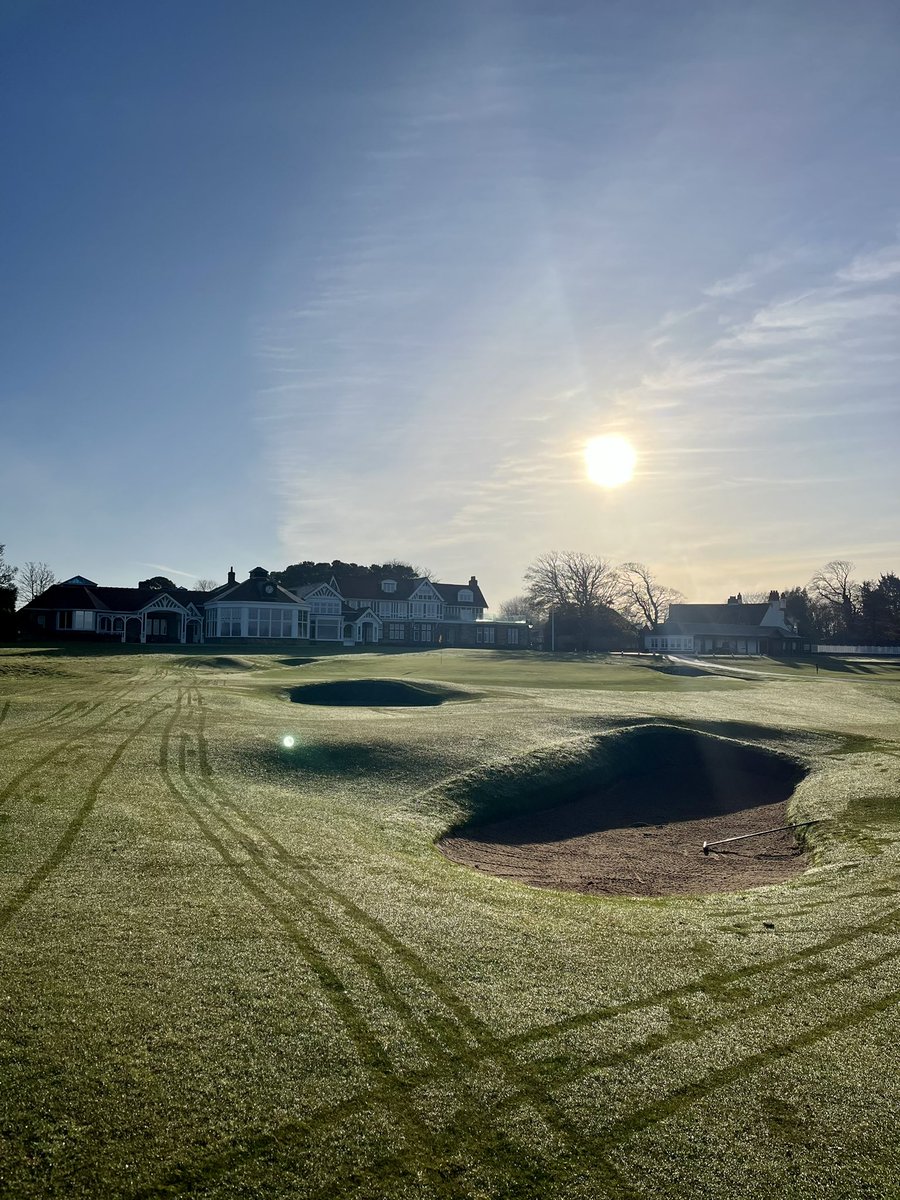 True brilliance from start to finish, is there a better place in the UK for a winter round of golf? #Muirfield looks as sharp on the final days of November as it does in the midst of summer 😍 #top100golfcourse #top100golf #linksgolf #scotlandgolf #golfcoast