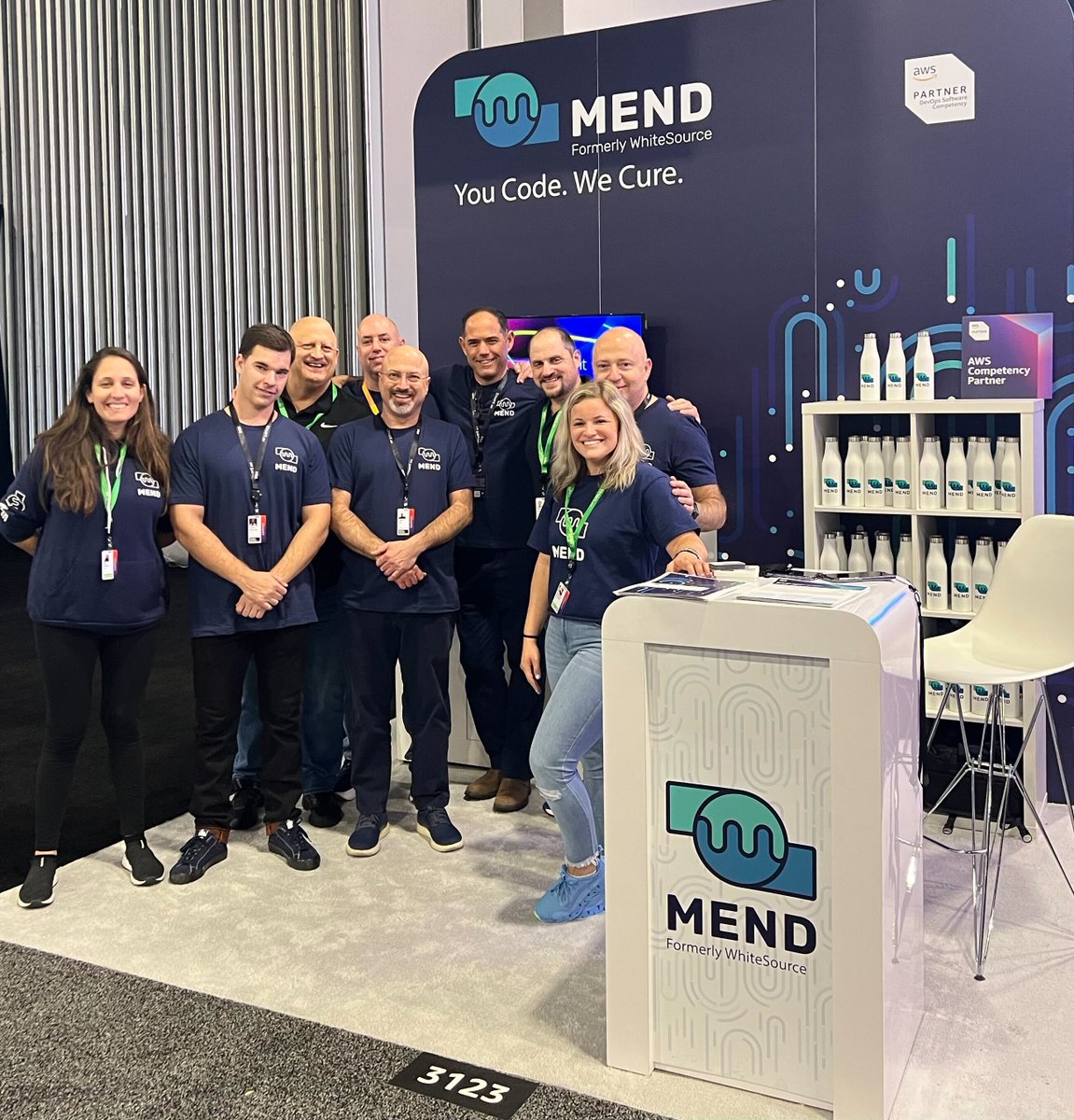 Mend_io's tweet photo. The gangs all here 👋! Chat with us at @AWSreInvent, at booth #3123, to learn how Mend enables #CODEfidence and for a chance to win a $500 Airbnb giftcard.
#MendIt #AWSreInvent @AWS_Partners #MendCODEfidence https://t.co/f74dmDLYub