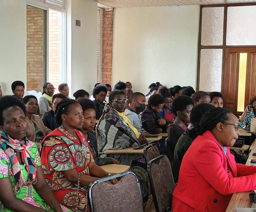 Ministry of National Unity and Civic Engagement (@unity_memoryrw) on Twitter photo @Juwacu yahaye umukoro abanyeshuri wo kwiga bashyizeho umwete, kuko kugira imbere heza biharanirwa. Yagize ati “Intsinzi yanyu ni ishema kuri MINUBUMWE.” <a href="/AergU/">AERG IMENAGITERO-UTAB</a> nabo bamwemereye kubaho ubuzima bufite Intego, kandi bakagisha inama igihe bafite ibibazo. @Juwacu yahaye umukoro abanyeshuri wo kwiga bashyizeho umwete, kuko kugira imbere heza biharanirwa. Yagize ati “Intsinzi yanyu ni ishema kuri MINUBUMWE.” <a href="/AergU/">AERG IMENAGITERO-UTAB</a> nabo bamwemereye kubaho ubuzima bufite Intego, kandi bakagisha inama igihe bafite ibibazo.
