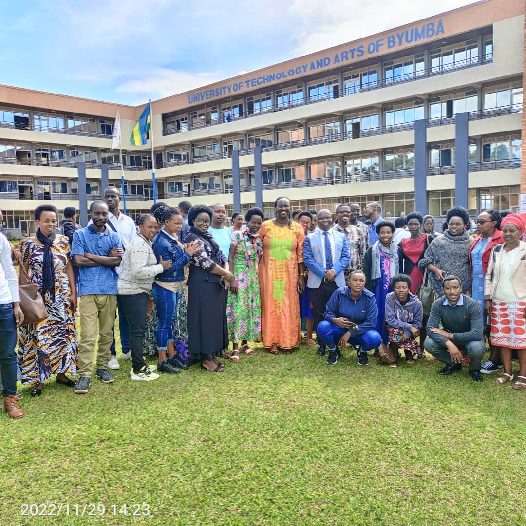 Ministry of National Unity and Civic Engagement (@unity_memoryrw) on Twitter photo Umuyobozi mukuru wa <a href="/UTAB_BYUMBA/">UTAB_BYUMBA</a> Padiri Dr. Munana Gilbert, yiyemeje gufasha aba banyeshuri mu bishoboka byose bakongera umusaruro mu myigire yabo, bakiteza imbere, bagateza Igihugu imbere n'Isi muri rusange. Umuyobozi mukuru wa <a href="/UTAB_BYUMBA/">UTAB_BYUMBA</a> Padiri Dr. Munana Gilbert, yiyemeje gufasha aba banyeshuri mu bishoboka byose bakongera umusaruro mu myigire yabo, bakiteza imbere, bagateza Igihugu imbere n'Isi muri rusange.