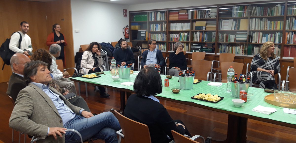 Eng_Agronoms's tweet photo. 🍻🥼 Arrenca el cicle de xerrades "Fem un beure amb la ciència", amb la jornada "#Novestecnologies i #digitalització al #sectoragroalimentari"

🗣️ Ponències dels companys @JoanJGG i @Fran_Siscu

Organitzat conjuntament entre @irtacat i @Eng_Agronoms https://t.co/Nk8sDIrYYV