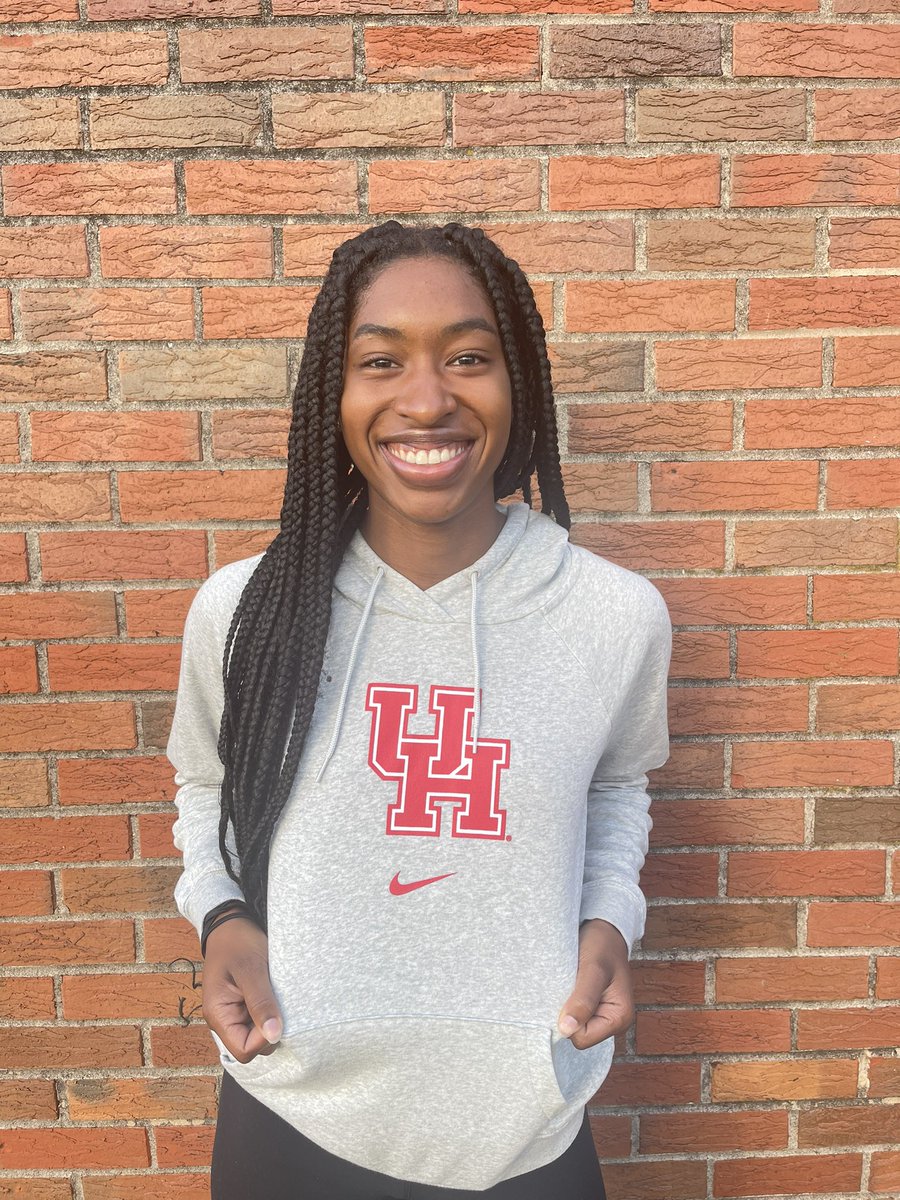 KAYLASMITH1123's tweet photo. I am so blessed to announce that I have verbally committed to continue my D1 athletic and academic career at the University of Houston. I would like to thank God, my family, and friends for pushing me to be the best athlete and student I can be!! ❤️ #goccogs @UHCougarSoccer https://t.co/CphTXJT7MP