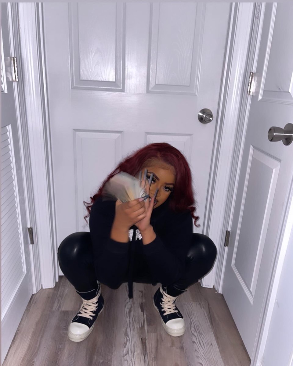 tboss5_'s tweet photo. Rapper yea … I sell DOG and I’m not embarrassed🥡 #LLBJ #LLBOO https://t.co/yAhbqkdeGu