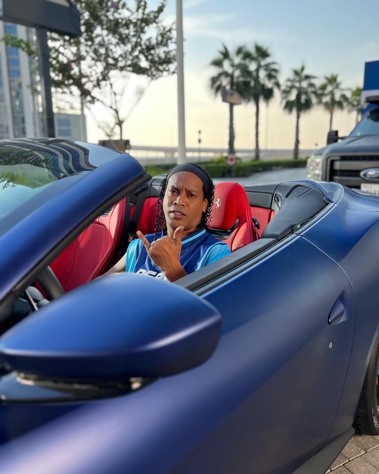 Ronaldinho tweet media