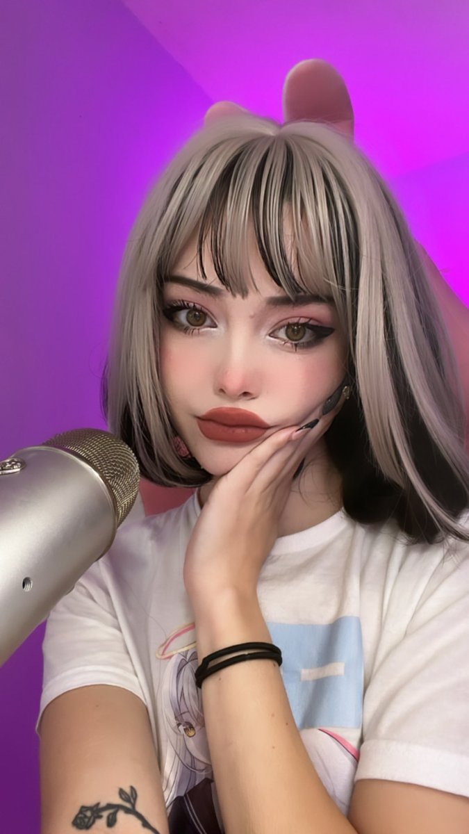 Lauren Burch ♡ on Twitter "Liveeee https//twitch.tv/laurenxburch"