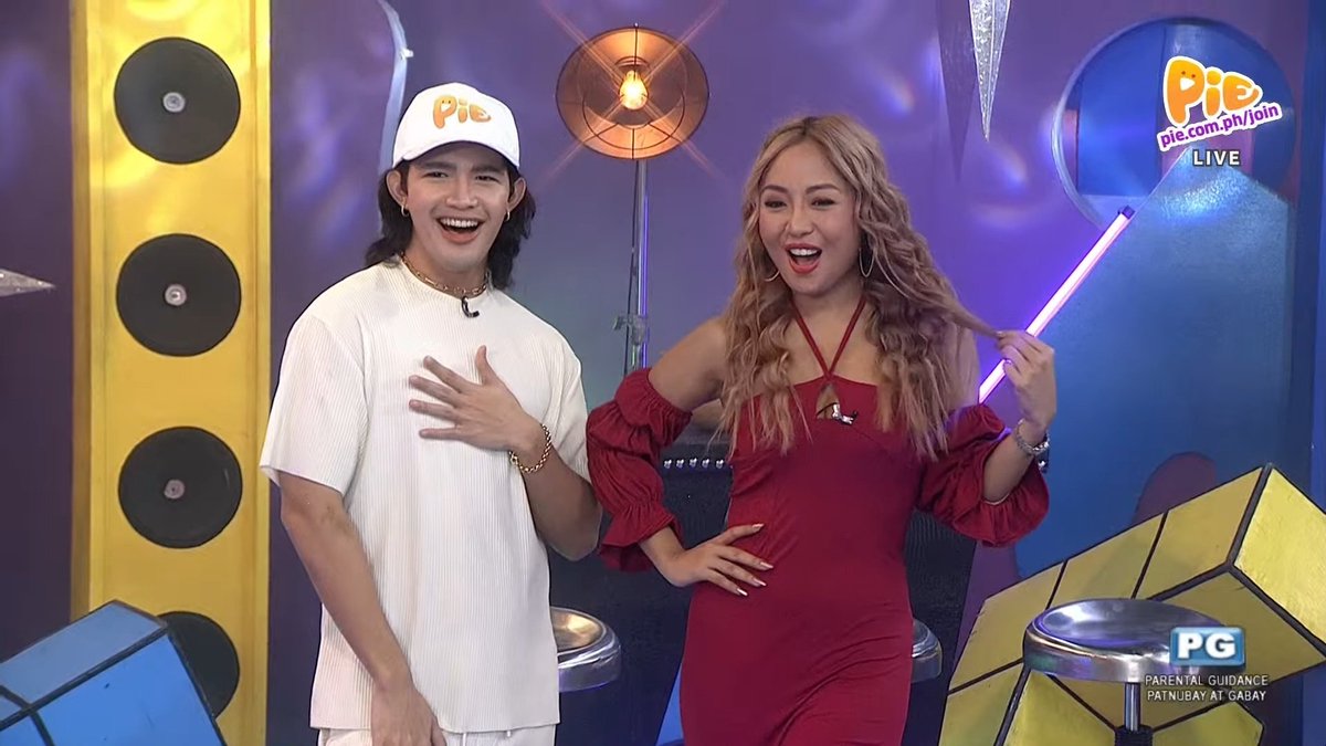 jmcarcoochie's tweet image. LEGIT ANG MAGPUYAT DAHIL HOLIDAY BUKAS (SA IBA)! TGPNL as in Thank God for #PIENightLong! #MakimariTrizSaPNL na ulit with Lady in Red @Karen_Bordador, the Guy in White #AaronManiego (Pa-Mine ng PIE Cap. Chos!) at ang super pretty sa PINK dress na si @prettytrizsa_