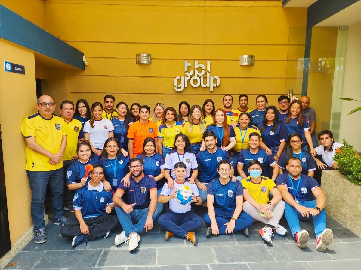 tblreviews's tweet photo. 🇪🇨 Nuestra cábala es trabajar como uno solo. 🇪🇨
Con la piel lista hoy gritamos 🗣¡Vamos @latriecu Sí se puede!
#ActitudTBL #TBLTheBottomLine #Ecuador #Senegal https://t.co/sja2Mziz7T
