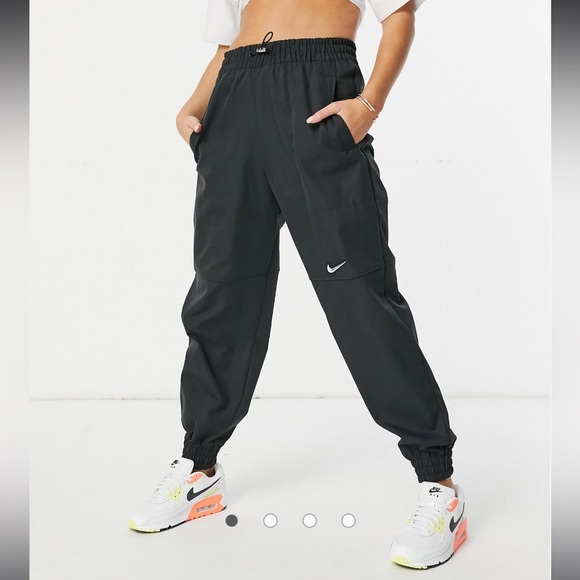 dotgallo's tweet photo. So good I had to share! Check out all the items I'm loving on @Poshmarkapp from @gonzo_30531 #poshmark #fashion #style #shopmycloset #lipsense #nike: https://t.co/lIUtplSmqR https://t.co/p4pUlRbrSF