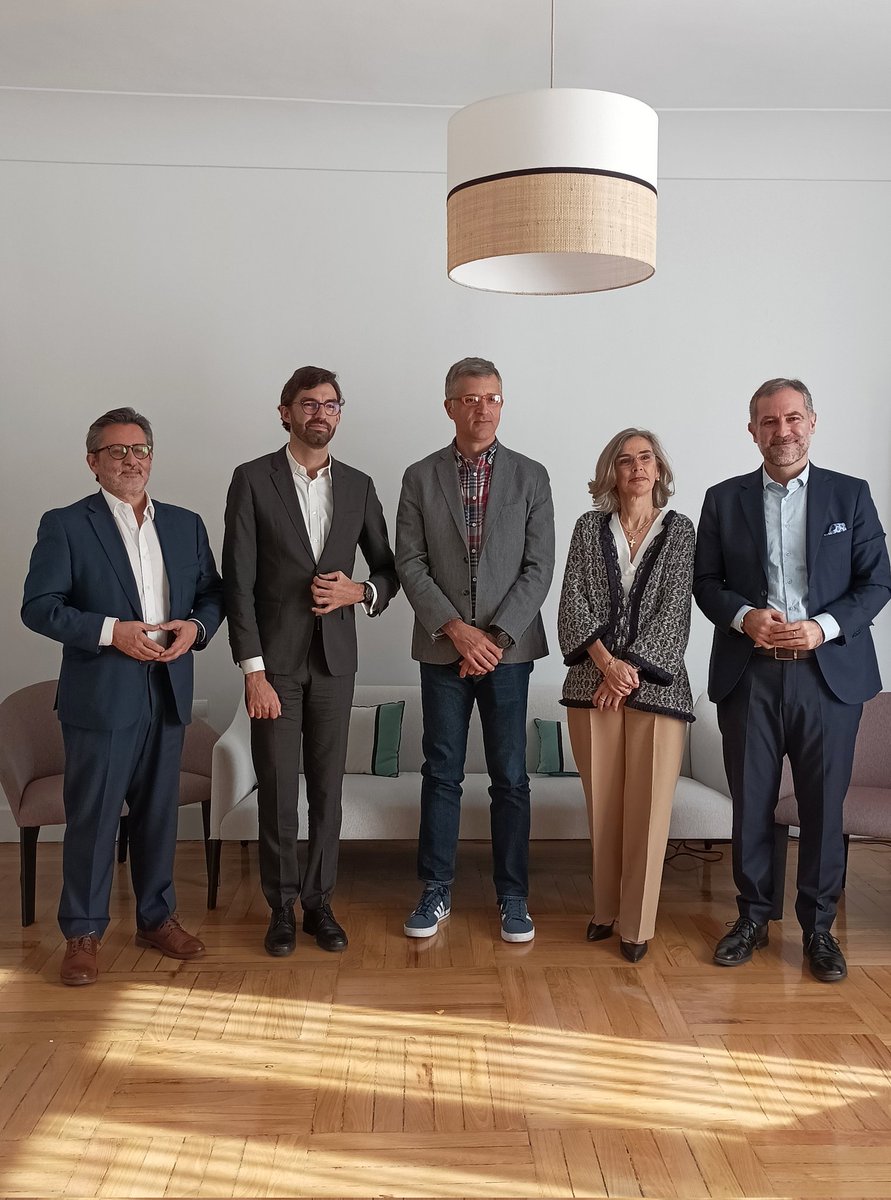 Evercom's tweet photo. Finalizamos nuestro encuentro de “Big Data y salud: hacia una Medicina 4P en España gracias a la digitalización”, recogiendo como reflexión final la necesidad de replantear la estrategia actual de digitalización de procesos y datos médicos.
#salud #sanidad #evercom #inEvercomWe https://t.co/ml3mb10u1R