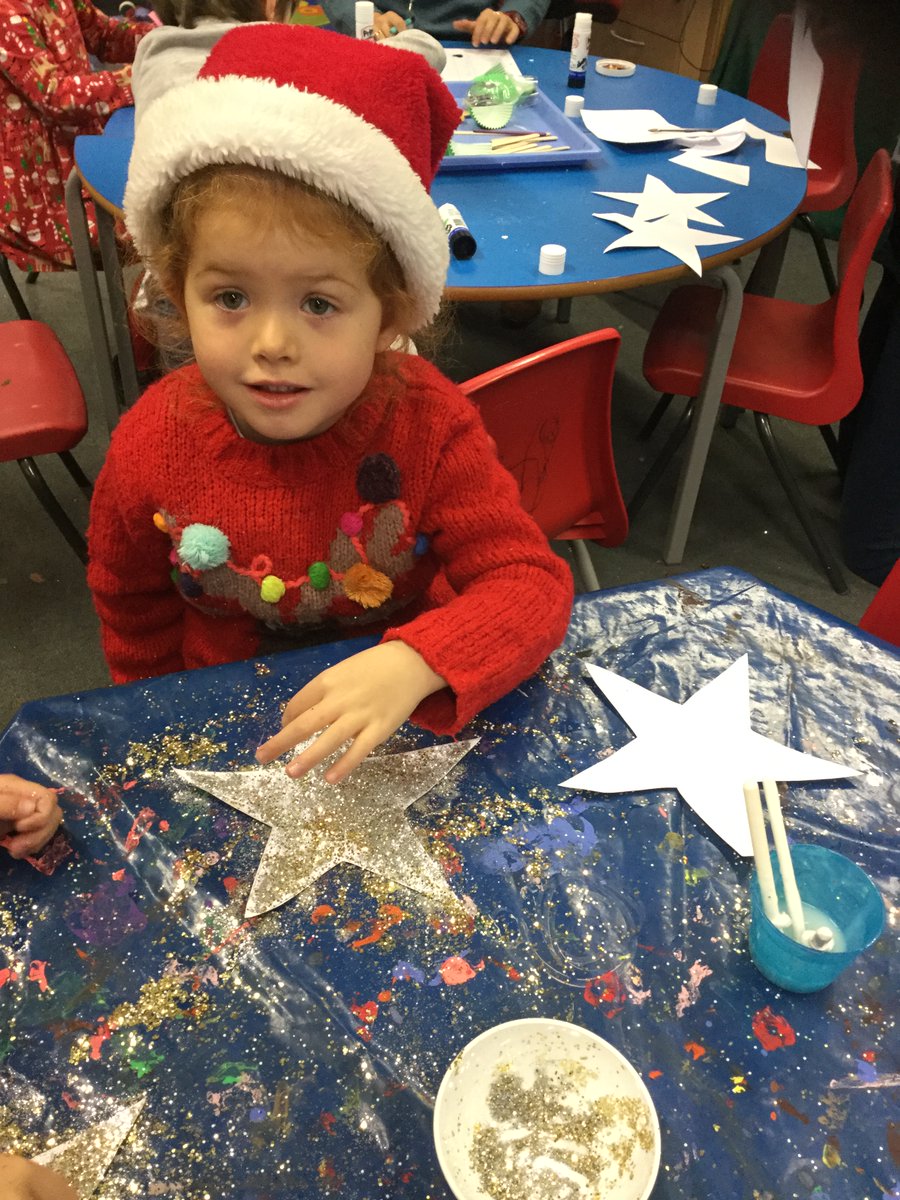 EyfsPolycarps's tweet photo. Today we wore our Christmas jumpers, played some Christmas tunes and made our Christmas decorations. FEELING FESTIVE! 🎄🎅@PolycarpSchool #Christmasartday #recpetion #primaryschool #Christmas #feelingfestive https://t.co/bgcyuQpjmr