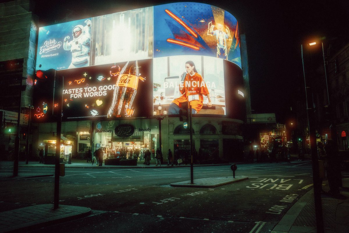 kon0s1's tweet image. Nights in Soho