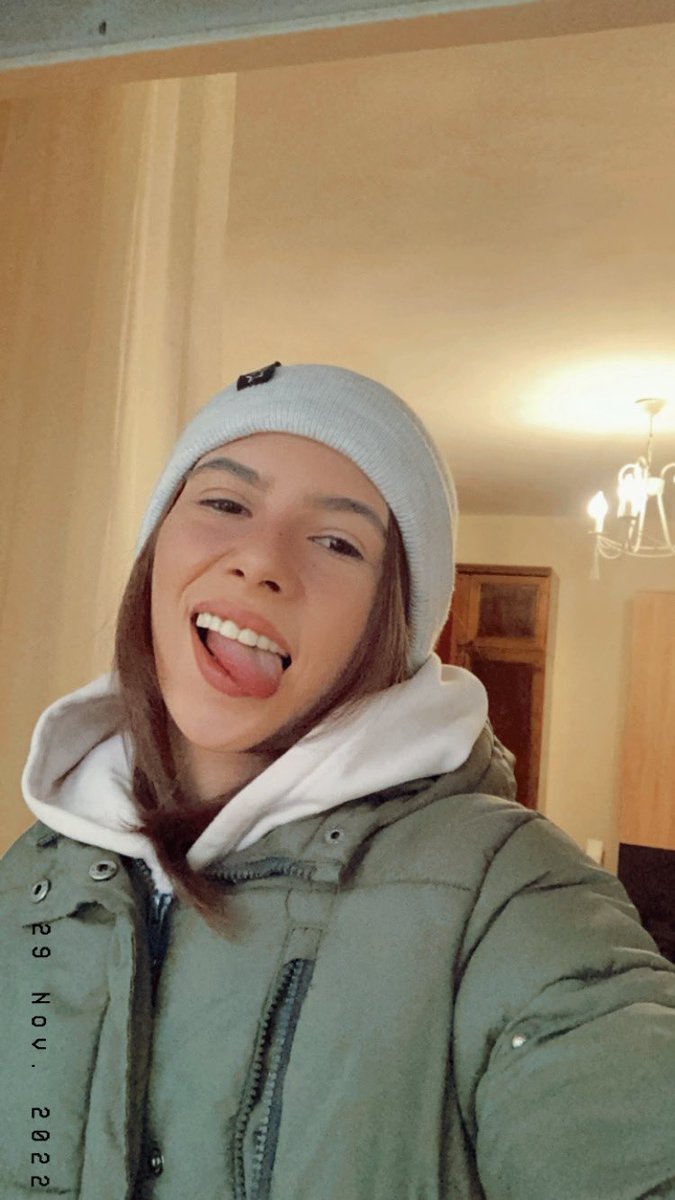 AlexandrinaDami's tweet photo. 🤪😘 https://t.co/MigizphRvx
