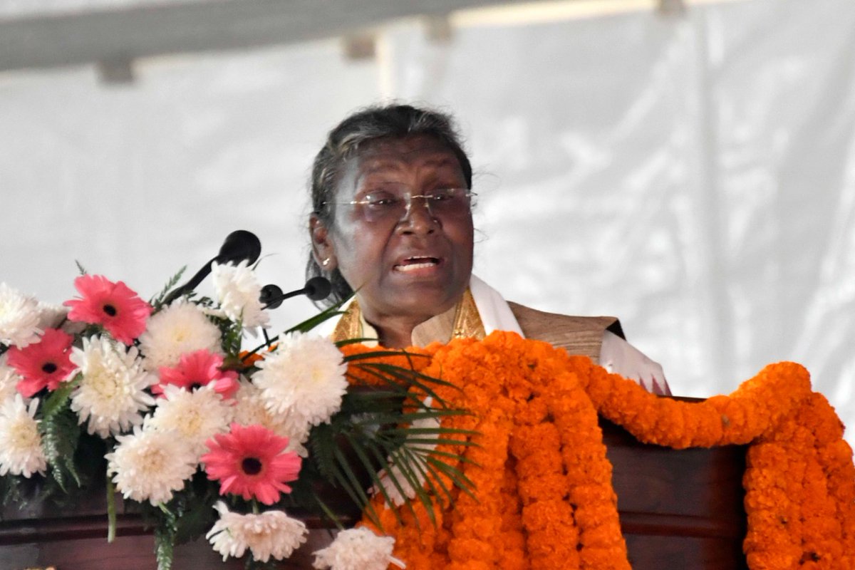 rashtrapatibhvn's tweet photo. President Droupadi Murmu graced the 18th convocation of National Institute of Technology, Kurukshetra. The President urged the students to choose a career that gives them satisfaction and a sense of meaning in life. Details: https://t.co/WOCJuSkKTY https://t.co/HcoeGs73WI