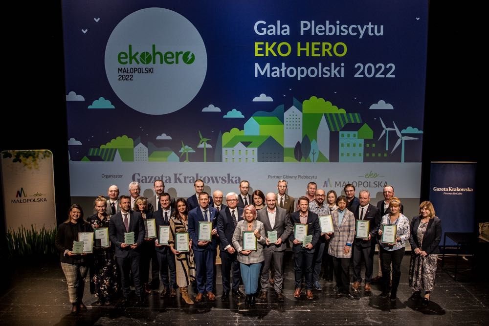 J_Szlachetka's tweet photo. Każdy z nas może czuć się dumny z II miejsca Gminy #Myślenice w konkursie Eko HERO Małopolska 2022, w kat. Gmina ekoHERO pow. 30 000 mieszkańców 👍 @LIFE_Malopolska @malopolskaPL
#RazemDlaMyślenic
#PracujemyDlaWas
#EkoMy https://t.co/paTDpDdpPG